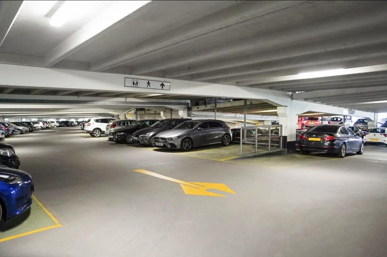 Central Leeds Dock Apt&Free Secure Parking! ภายนอก รูปภาพ